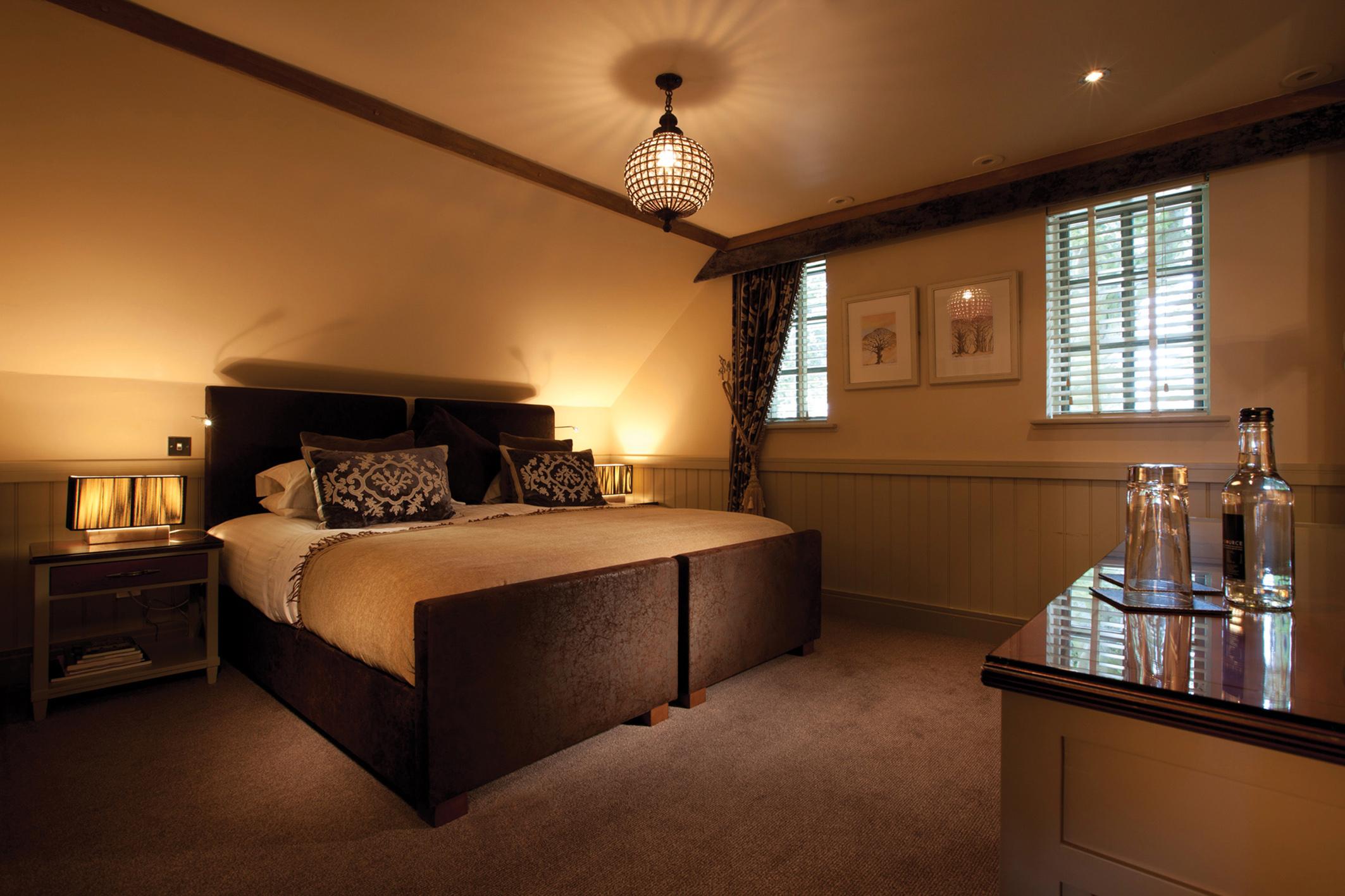 The Farmhouse Hotel And Restaurant Saint Saviour Buitenkant foto