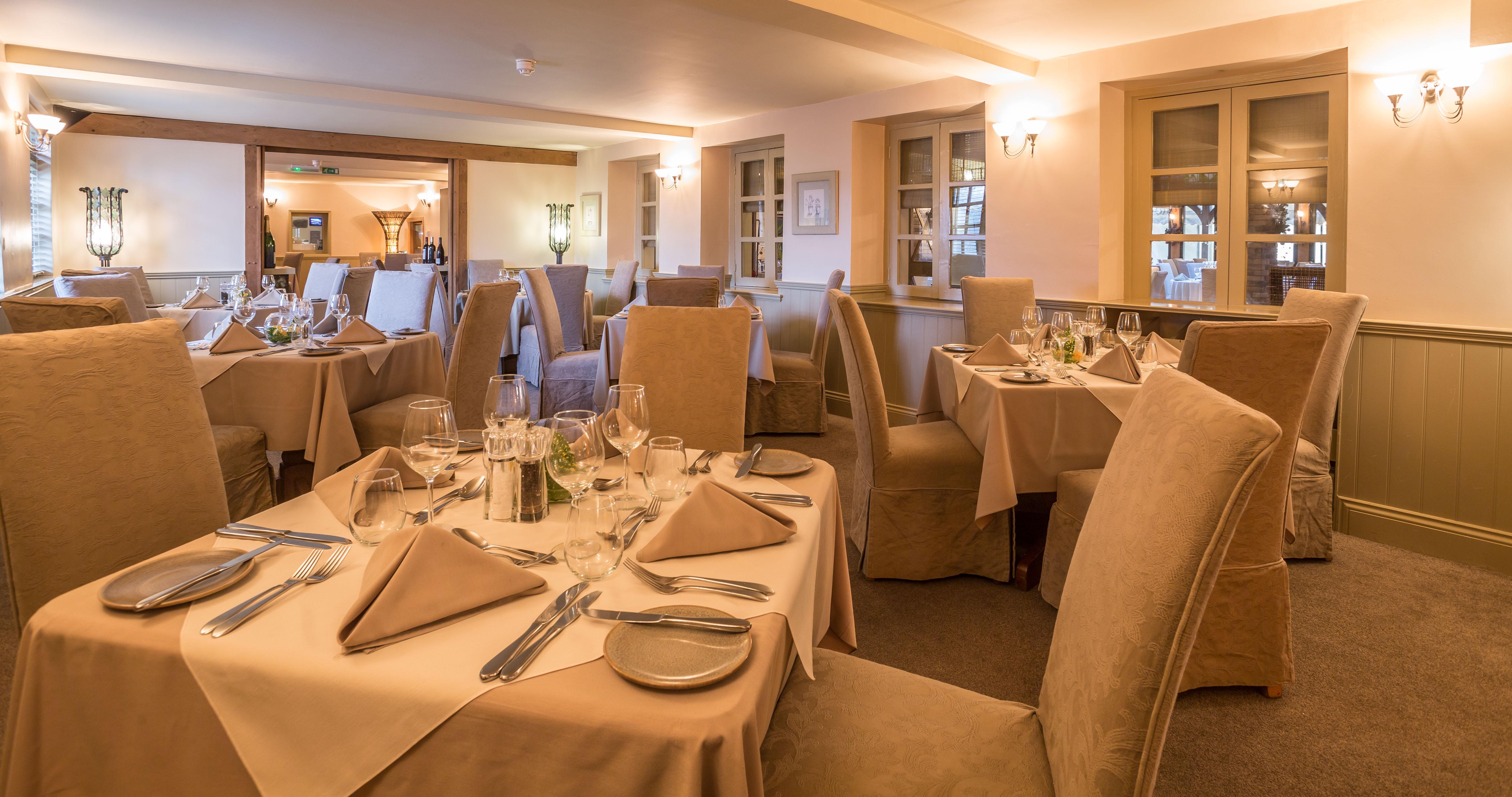 The Farmhouse Hotel And Restaurant Saint Saviour Buitenkant foto