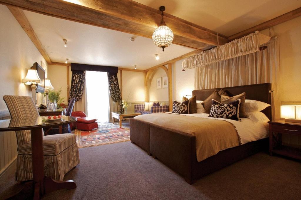 The Farmhouse Hotel And Restaurant Saint Saviour Kamer foto