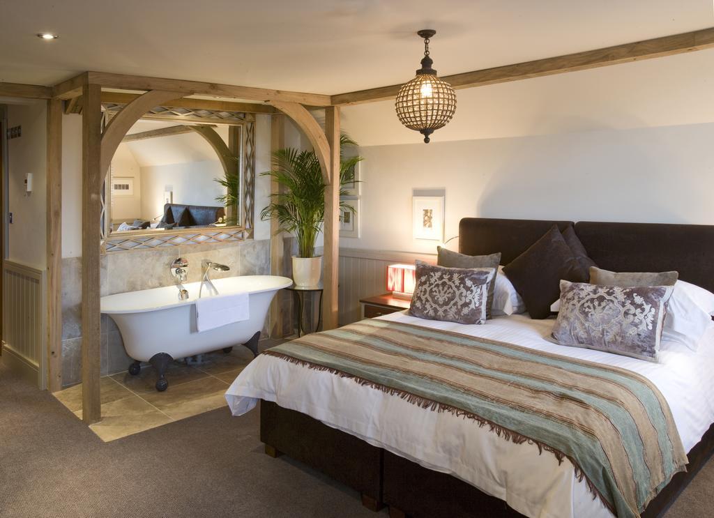 The Farmhouse Hotel And Restaurant Saint Saviour Kamer foto