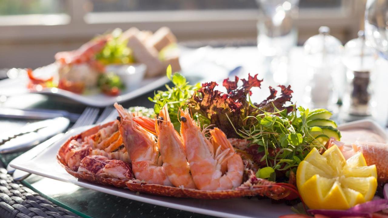 The Farmhouse Hotel And Restaurant Saint Saviour Buitenkant foto